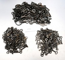 Yale Corrugated Clover Key | Collectors Weekly