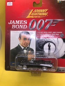 Johnny Lightning. 57 Chevy Convertible. James Bond 007.  2000 - Bild 1 von 3