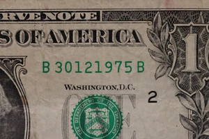 2013 ONE DOLLAR FANCY BIRTHDAY/ANNIVERSARY NOTE MARCH 12, 1975 SN B 30121975 B - Picture 1 of 3