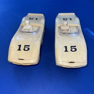 Par completo de 2 coches tragamonedas vintage Marx años 60 1/32 blanco #15. - Imagen 1 de 8