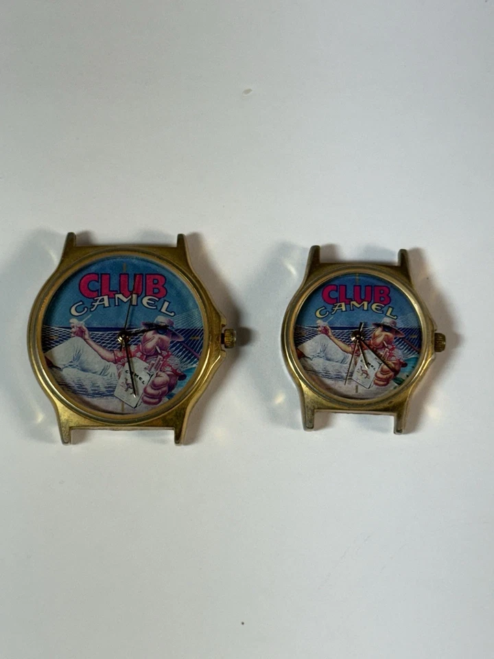 ¡Juego de 2 relojes de cuarzo Club Camel Cigarette tono dorado para hombre y mujer! " Foto 1 de 4