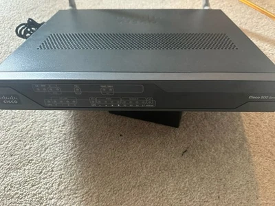 Cisco 881G Integrated Services Router With Embedded 3.7G Wireless WAN C881G+7-K9 - Image 1 of 4