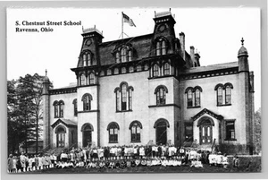 S. Chestnut Street School Ravenna High Ohio 1984 REPRODUCCIÓN DE COLECCIÓN NUEVA EN PAQUETE postal - Imagen 1 de 3