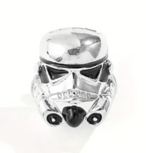 Star Wars Lapel Pin - 3D Captain Phasma - stock Free AU Postage - Picture 1 of 1