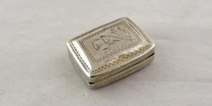 Massives Silber SEHR KLEINE VINAIGRETTE gepunzt:-BIRMINGHAM 1825 - Bild 1 von 8