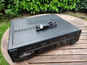 SONY SLV-T2000 - KOMBIGERÄT video Hi8 Recorder 8mm + VHS Hi-Fi Videorecorder - Bild 1 von 2