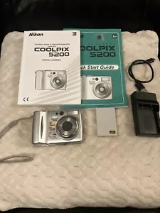Nikon Coolpix 5200 5.0mp Compact Digital Camera Spares or Repairs - Picture 1 of 13