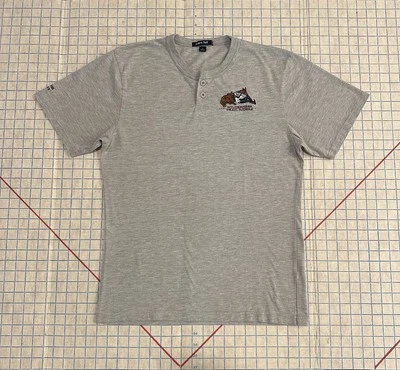 Camiseta De Colección Desolation Meadows Manga Corta Caballo Henley Grande Gris  Foto 1 de 4