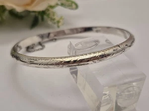 Sterling Silver Hallmarked Slim Hinged Bangle. - Picture 1 of 11