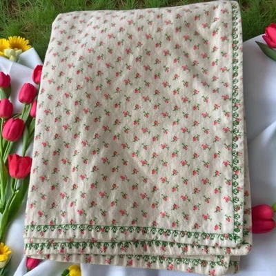 Manta de bebé de franela blanca hecha a mano rosas rosas verdes borde floral Lovey- Foto 1 de 4