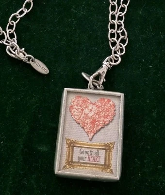 Jewel Kade Hecho a Mano Belleza es una Luz en el Corazón Dije Retirado con Cadena Foto 1 de 4