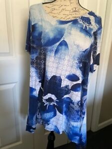 Ruby rd 1X  blue and white floral short sleeve blouse