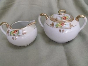 NIPPON ELITE SUGAR BOWL & CREAMER “B” in Wreath, Red, yellow roses.Vintage (M) - Picture 1 of 9