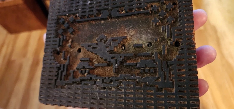 Bloque de impresión de madera de colección tallada a mano tela textil que representa a un Thunderbird Foto 1 de 4