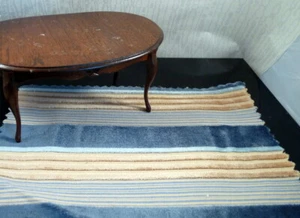 TAPPETO CASA DELLE BAMBOLE di design in tessuto 1:12 9" x 6" Lee Jofa - Foto 1 di 2