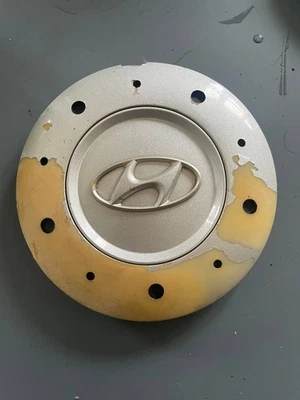 Genuine Hyundai Tiburon (03-08) Alloy Wheel Centre Cap x1 52960-2C600 - Image 1 of 4