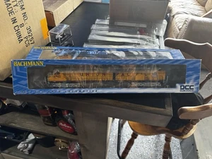 HO Bachmann EMD DD40AX Centennial Locomotive - Union Pacific #6942 (DCC Fitted) - Picture 1 of 3
