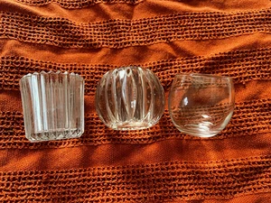 3 Small Candle Holders - Clear Glass - Pre-owned - Picture 1 of 4