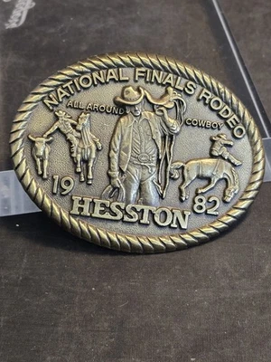 De colección 1982 NFR Finales Nacionales Rodeo Hesston PRC 3D octava edición Hebilla de cinturón de latón Foto 1 de 3