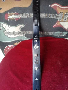Tracolla BULL in cuoio per chitarra e basso con BORCHIE - Imagen 1 de 3