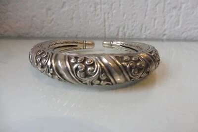 Armreif ,  925 Silber , reliefverziert , sehr schöner ,alter , massiver Armreif - Bild 1 von 4