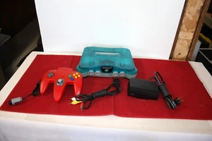 Consola Nintendo 64 Azul Transparente N64 Con 1 Mando y Cables PROBADA Y FUNCIONANDO - Imagen 1 de 15