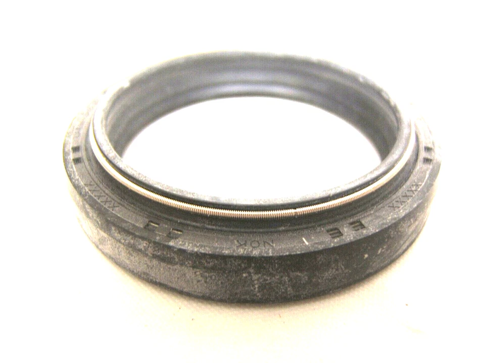 NUEVO sello de aceite de horquilla delantera Kawasaki EX650 650 Ninja Z900 Z650 EN650 ER650 ER6n OEM  Foto 1 de 1