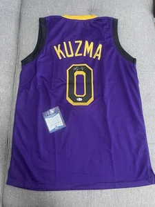 Autographed Kyle Kuzma Los Angeles Lakers Signed Purple #0 KUZMA KID Witnessed - Picture 1 of 9