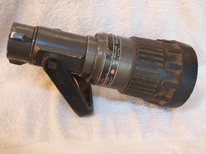 Boquilla de manguera de bombero AKRON Brass Company Akromatic II Style # 5126 1,50 NH - Imagen 1 de 5