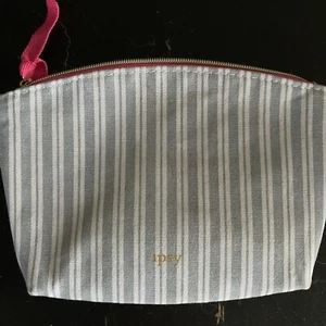 Ipsy Glam Bag January 2019 white blue stripe denim print makeup bag only - Picture 1 of 3