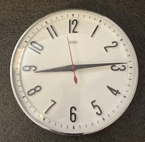 Vintage 21cm Metamec Wall Clock - Black& White Retro Mid Century 1970s Kitchen - Picture 1 of 5