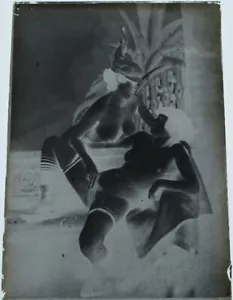 PHOTO SUR PLAQUE DE VERRE NEGATIF EROTISME NU 15 x 10 MAISON CLOSE 1900 EROTIQUE - Imagen 1 de 2