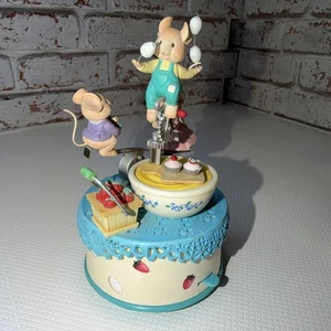 Caja de música Enesco 1994 Baking You Happy Mice silbato animado mientras trabajas de colección - Imagen 1 de 8