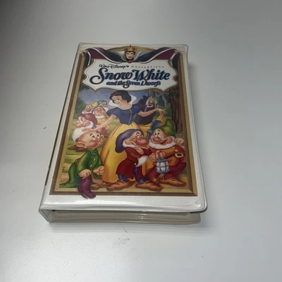 Walt Disney Masterpiece Collection Snow White And The Seven Dwarfs VHS - Image 1 of 4