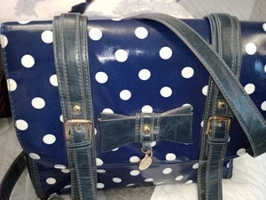 Bolso de hombro LYDC London para damas azul lunares solapa cierre bolsillos - Imagen 1 de 8