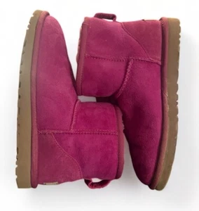 Ugg Women's Raspberry Pink Suede Breast Cancer Awareness Boots Size 5 EUC - Picture 1 of 12