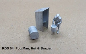 00/4MM 1:76 JOHN DAY WHITE METAL FIGURES , RDS 04 FOG MAN, HUT and BRAZIER SCENE - Picture 1 of 1
