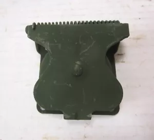 Trailer Socket Cover - U.S. Made - M38 M38A1 M170 M151 M715 M725 - Foto 1 di 2