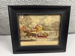 Escena de granja americana Currier & Ives en invierno estampado marco de madera vintage pared de colección - Imagen 1 de 10