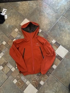 New Arc'teryx Beta SL  Gore-tex Hoody Jacket Men's S Dynasty - Picture 1 of 6