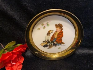 Placa de colección Norman Rockwell montaña rusa Gorham escena de latón niño y perro - Imagen 1 de 7