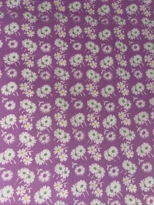 Tela de algodón por yarda rosa blanco y verde pequeña floral Foto 1 de 3