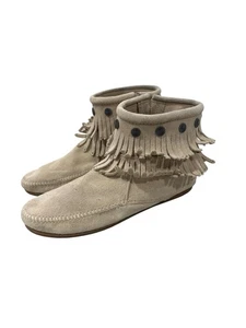 Stivaletti mocassino donna Minnetonka doppia frangia pietra scamosciata 9,5 - Foto 1 di 7