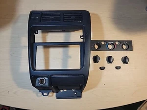 98 - 00 Toyota Tacoma Radio Bezel Trim W/ Vents / Ash Tray / AC Front #1?2 - Picture 1 of 8