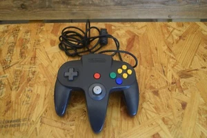 Controller ufficiale Nintendo 64 NERO/GRIGIO OEM N64 telecomando NUS-005 USATO - Foto 1 di 3