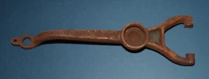 1938 1939 1940 1941 1942 1943 1944 1945 1946 Chevrolet NOS clutch fork GM 838711 - Picture 1 of 2