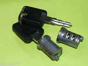 *NUEVO* 2 juegos FIC REPUESTO DOBLE CILINDROS CON LLAVES HF316 RV CERRADURA MOTERHOME - Imagen 1 de 5