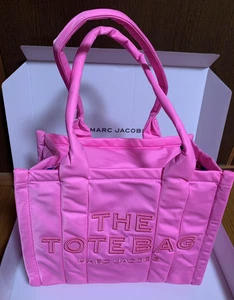 MARC JACOBS The Puffy Nylon Tote Bag Medium Confetti Pink Embroidery Logo - Bild 1 von 5