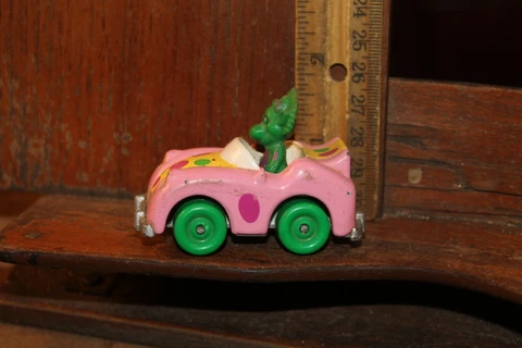 1993 Diecast Barney The Dinosaur Baby Bop in Car Cover