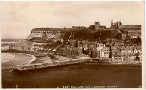 post card East whitby old town 1920's - Picture 1 of 2